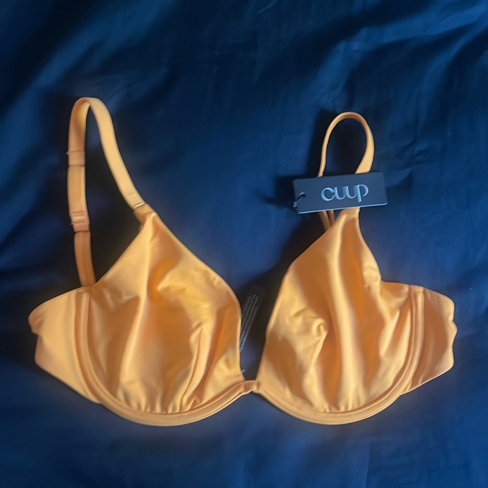 NWT CUUP Plunge Swim Bikini Top Nectar